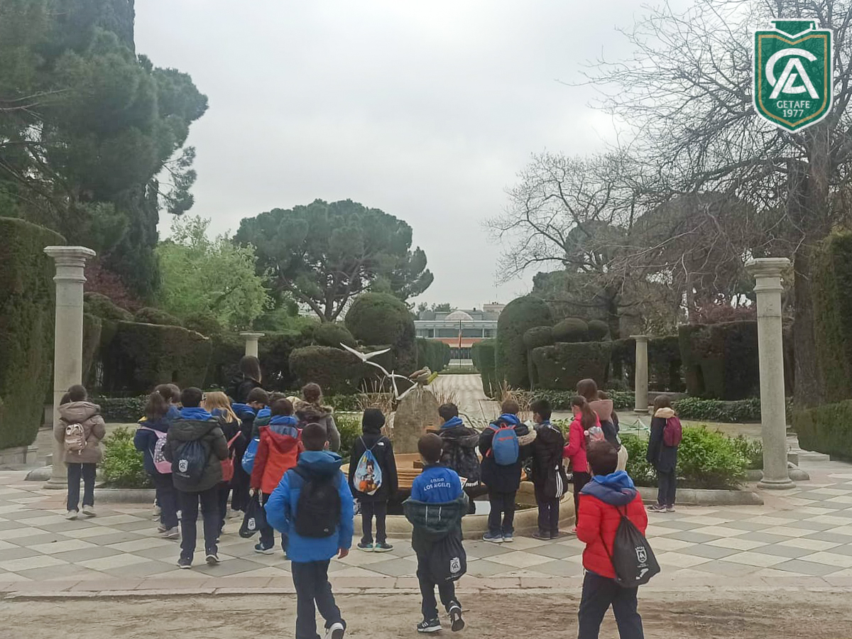 Excursión de los alumnos de 3º y 4º de Primaria del Colegio Los Ángeles al Retiro